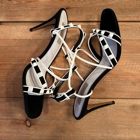 Valentino Rockstud Sandals - Picture 9 of 16